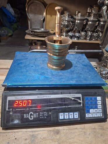 heve cuve: Dəstə daxilində müxtəlif ölçülü və formalı mis həvənglər və əzgilər — 4