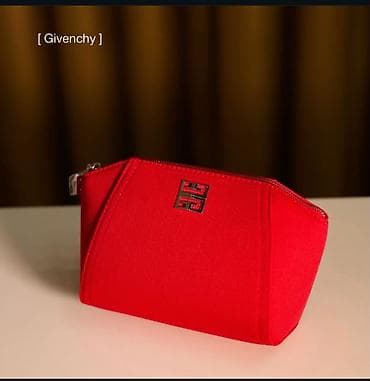 prada eynək: Givenchy kosmetik çantası – qırmızı rəngdə, kompakt və zərif dizayn. - — 1