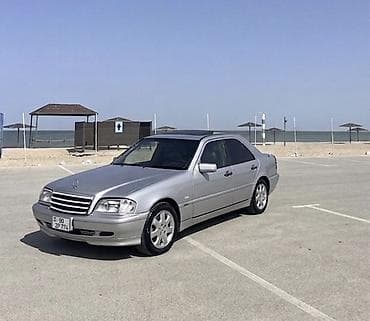 mercedes e 220: Mercedes-Benz C-Class: 2.8 l | 1995 il Sedan — 1