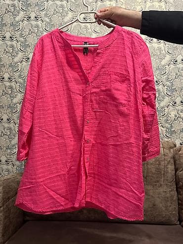 Yenidir. 42-46 arası bədən ölçülərinə uyğundur. oversize saruckadir