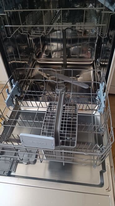 maşın üçün tozsovuran: Посудомойка Beko, Полногабаритная (60 см), Отдельностоящая, Б/у — 3
