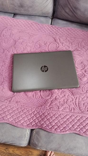 komputer hp: HP noutbuk – 15.6" ekran Texniki xüsusiyyətlər: - Prosessor: Intel — 4