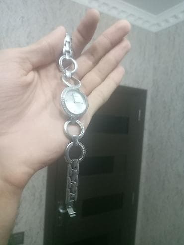 Yeni, Qol saatı, rəng - Gümüşü