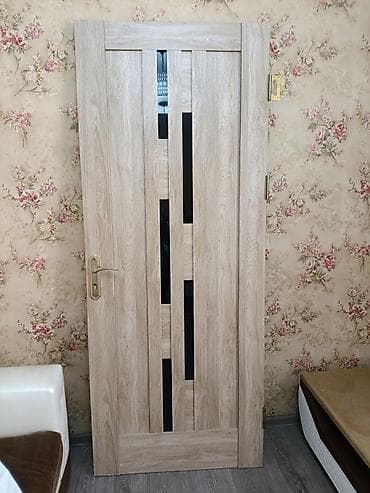qapılar ev: Məhsul: Daxili qapılar və radiator Təsvir: - 1 ədəd interyer qapısı – — 2