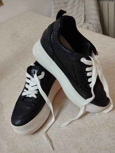 qaçış üçün qadın krosovkaları: Ölçü: 36, rəng - Qara, Yeni — 6