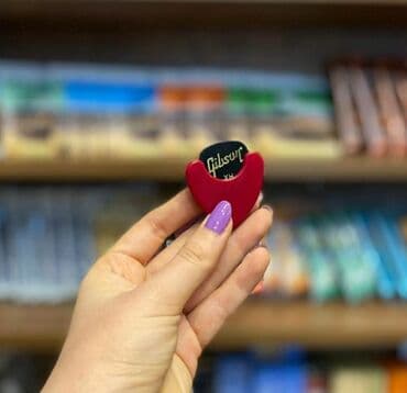 gibson: Mediatorları qoymaq üçün qab - 1.50 AZN, Mediator Gibson - 1 AZN — 1