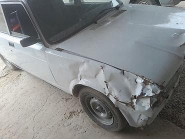 2ci el motor: Lada 2107, ağ rəng. Sedan kuzov, arxa ötürməli. Mexaniki transmissiya — 1