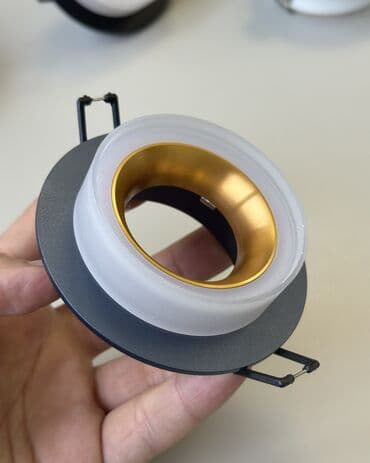 Süni güllər: Kölgə effektli spot. Whatsappa yazsanız işıqlı formada videolarını — 5