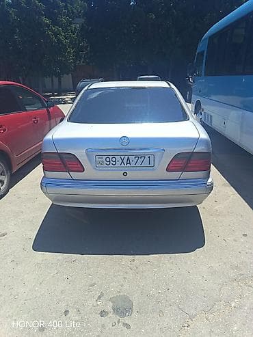 Mercedes-Benz E-klass (W210) sedan - Kuzov: sedan, gümüşü rəng -
