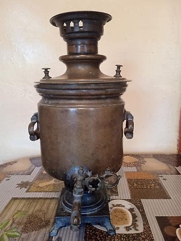 iphon 5 s: Qədimi samovar satılır .İli 1882 .Üstündə 8 peçati var. 4 litr su — 4