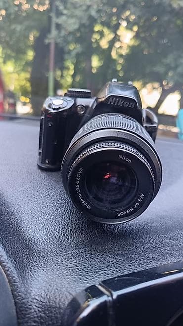 Nikon 3100
 Çox ideal vezyetdedi 
Telefonlada barter etmek olar