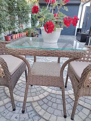 sutul: Balkon üçün, İşlənmiş, Açılmayan, Kvadrat masa, 2 stul — 1
