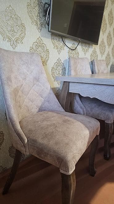 islenmis stol: Açılmayan, Dördbucaq masa, 6 stul — 4