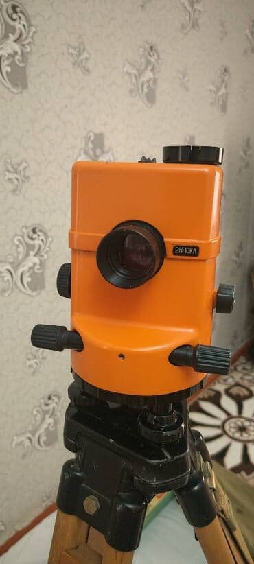 fasad daşlar: 2H-10КЛ Nivelir satıram. Nivelir Rus istehsalıdır.Pasportuda var — 3