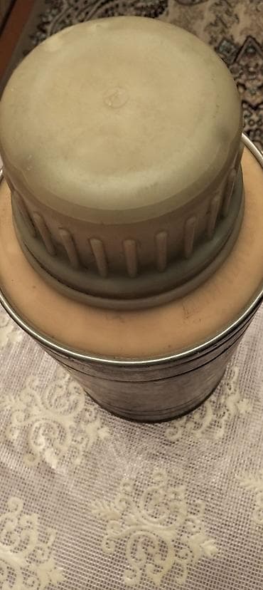 oyal kitab evi: Sovet dönəmindən qalma melixior stakan altdığı satılır — 2