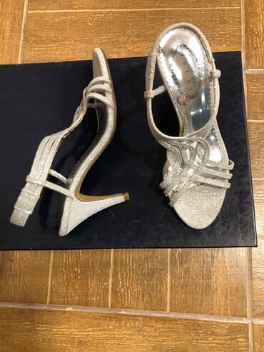 босоножки новые 36 размер: Tommy Hilfiger, Размер: 36, цвет - Серебристый, Новый — 1