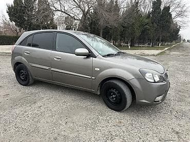 kia picanto 2012: Kia Rio hatchback - Kuzov: 5 qapılı hatchback, boz rəng - Mühərrik — 8