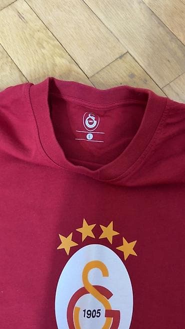 futbolka: GS STORE’dan alınan orginal köynək. L Razmer — 2