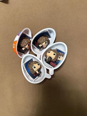 Stranger Things temalı mini fiqurlar seti - Brend üslubunda