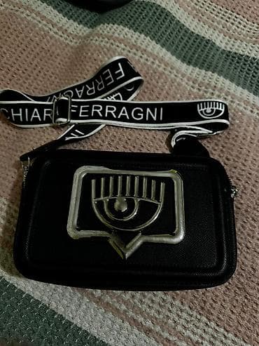 Çantalar: Chiara Ferragni çiyin çantası- 30 AZN alınıb, 1-2 dəfə taxmışam. Real — 1