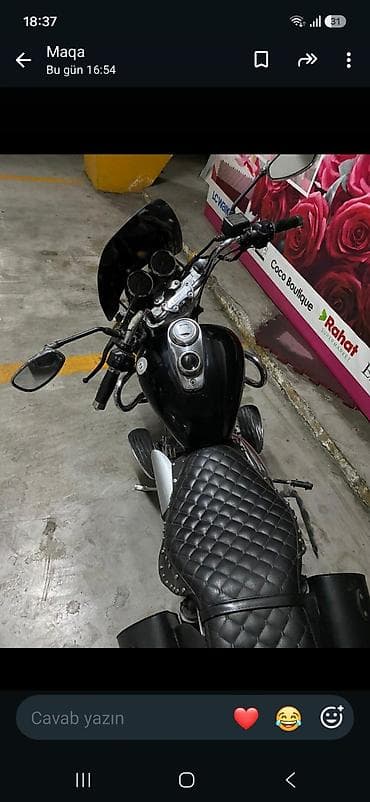 sud ceni: Motosiklet – kruizer tipli, qara rəng. Xüsusiyyətlər və təchizat: - — 3