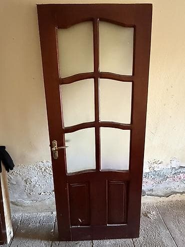 Mətbəx/otaq üçün taxta qapı - Material: ağac karkas, tünd qəhvəyi