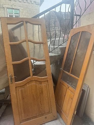 Taxta şüşəli qapılar – 2 ədəd - Material: tam ağac (şam tipli)