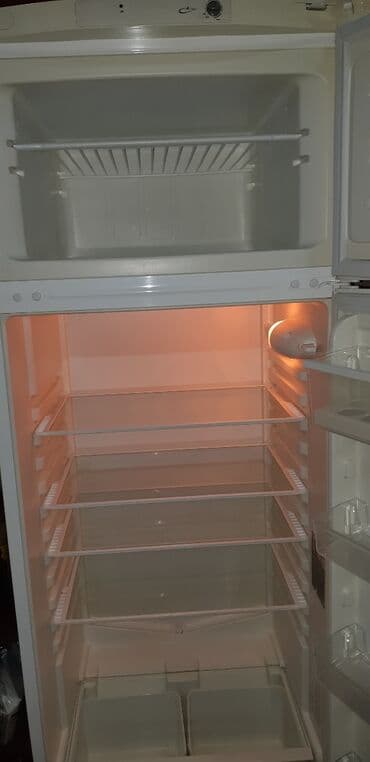 hotpoint ariston soyuducu soyutmur: Б/у 2 двери Hotpoint Ariston Холодильник Продажа, цвет - Белый, Встраиваемый — 1
