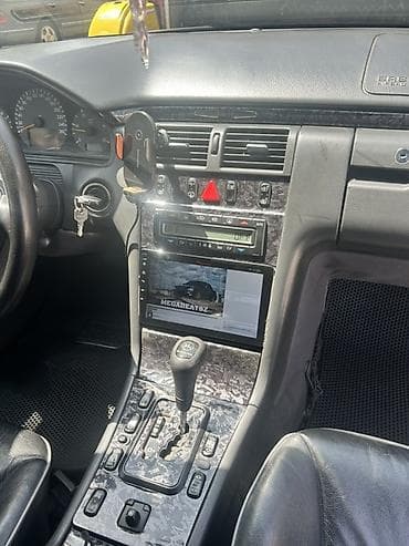 mersede: Mercedes-Benz E 220: 2.2 l | 2002 il Universal — 2