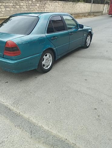 kia disk: Mercedes-Benz C-Sinfi sedan (W202), yaşıl rəng. - Ban növü: 4 qapılı — 9