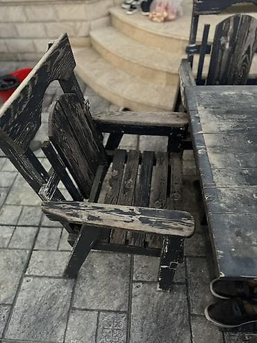mebel satıram: Bağ üçün taxta mebel dəsti Tərkibi: - 1 ədəd iri düzbucaqlı taxta — 4