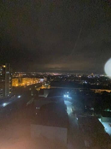 hezi aslanov evler: Həzi Aslanov metrosunun yaxınlığında 17 mertebeli binanın 11-ci — 17