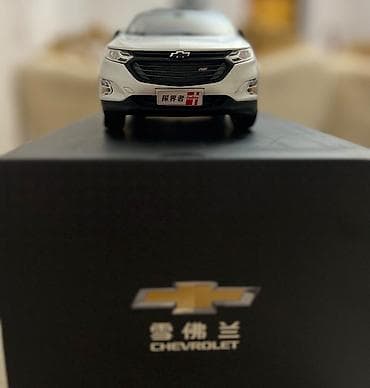 Chevrolet Equinox 1:18 versiyasi, kifayet qeder boyuk modelidir, tam — 4