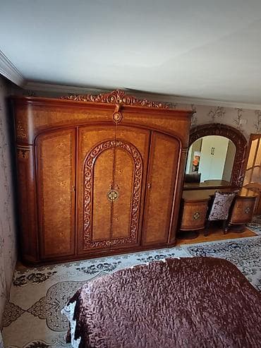 ucuz divan kreslo: Двуспальная кровать, Трюмо, Тумба, Б/у — 2