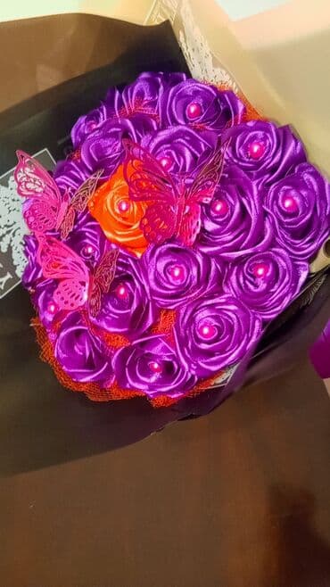 искусственные цветы баку: Bənövşəyi rəngli, 21 ədədli gül buketi, 18 manat. Sevdiklərinizə — 7