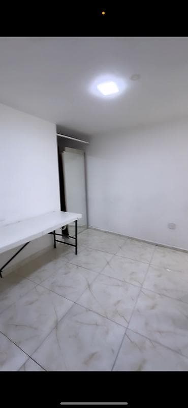 Комнаты: Nerimanovda metrodan 3/4 deq mesafede LİFE CENTİRİN arxasi qadin — 2