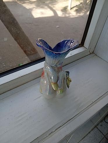 Güzgülər: Bir vaza, Keramika — 5