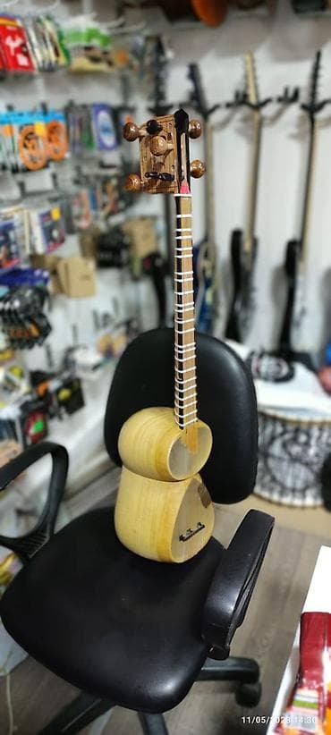 Tar, peşəkar ölçüdə, çanaq tut ağacından, qolu qara qoz Rast musiqi lalafo.az -da Tar, peşəkar ölçüdə, çanaq tut ağacından, qolu qara qoz Rast musiqi