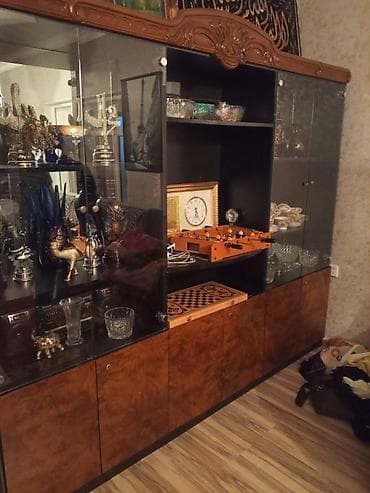 Qonaq otağı üçün iri vitrin-divar mebeli - Material: MDF/çərçivə, üst at lalafo.az Qonaq otağı üçün iri vitrin-divar mebeli - Material: MDF/çərçivə, üst