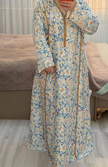lil solid 2 plus: Məhsul: Qadınlar üçün uzun xalat/abaya tipli geyim - Dizayn: Mavi fon — 1