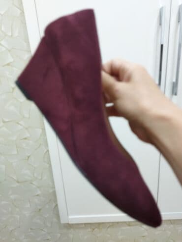 ayyaqabı: Ninewest ayaqqabilari hamısı yenidir. 36-37 olculerdir. temiz — 4