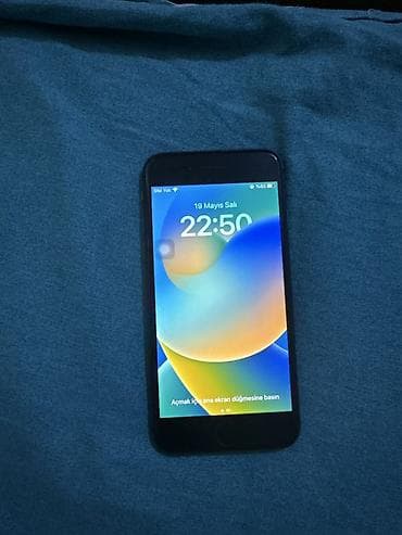 sony a 7 3: IPhone 8, Qara, Barmaq izi — 1