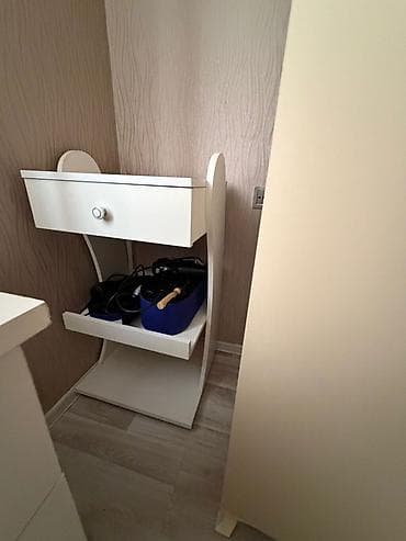 divarda kitab refleri: Güzgüsüz — 1