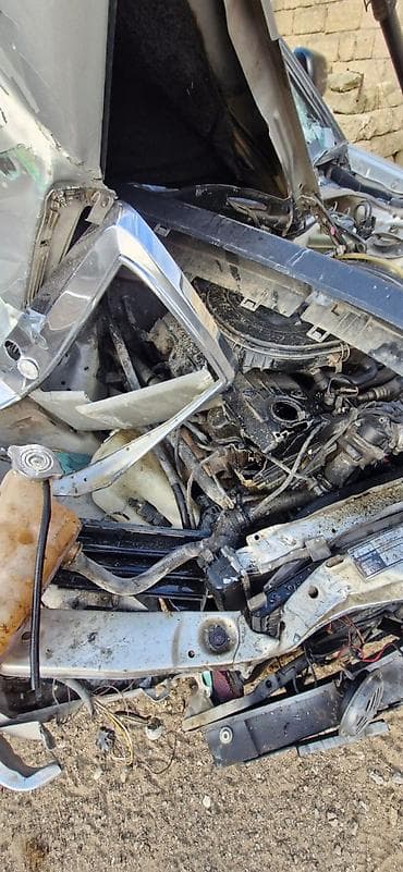 Aksesuarlar və tüninq: Mercedes-Benz 190 E (W201) – ehtiyat hissələri üçün - Kuzov: sedan — 8