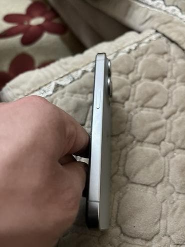 ikinci el iphone 14 pro: IPhone 15 Pro, Gümüşü — 3