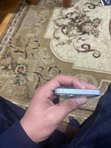 kohne model telefonlar: 128 GB, Ağ, Face ID — 8