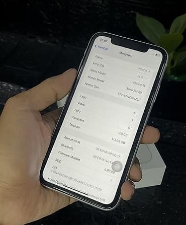 nintendo switch 2. el: IPhone 11, 128 GB, Ağ, Zəmanət, Simsiz şarj, Face ID — 3