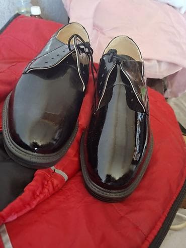 botinka 43: Qara laklı klassik kişi ayaqqabıları - Model: Oxford/Deri formal — 1