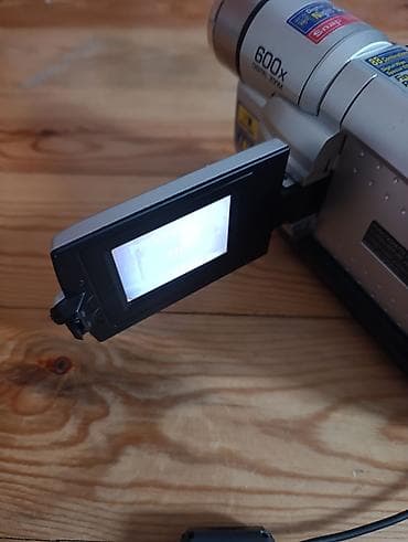 tərcümə foto: JVC digital videokamera 600X zoom (yaxınlaşdırma) rəngli ekran demək — 5