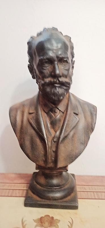 Fiqur, Rezin, rəng - Qara